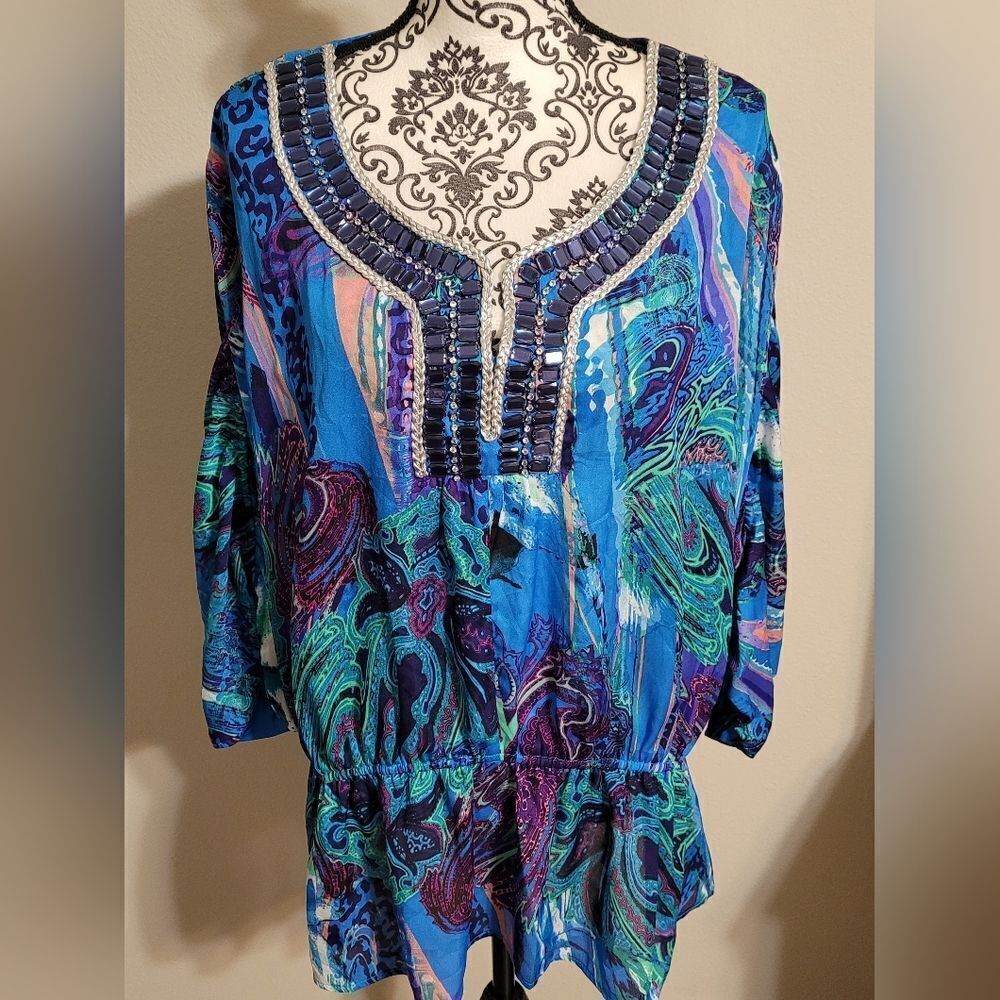 Abstract art design woman's 1X gem top‎